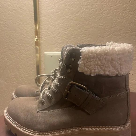 Universal Thread Brown Combat Boots with Rugged Sole - Picture 2 of 9